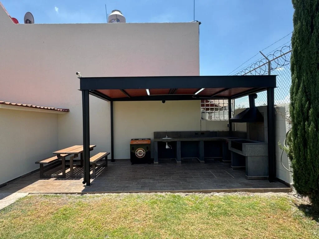 Después — espacio transformado por Praha